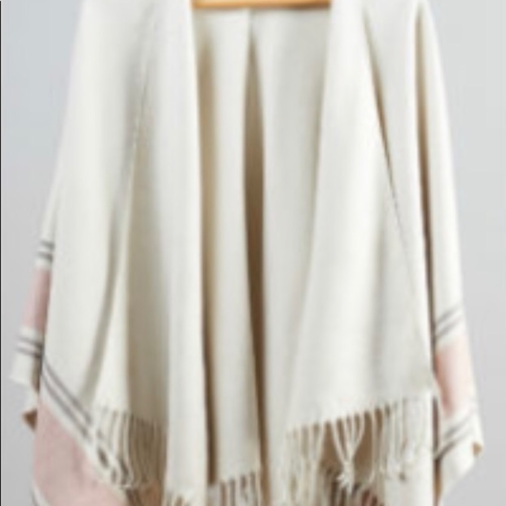 NWT SIIZU Winter Poncho Wrap